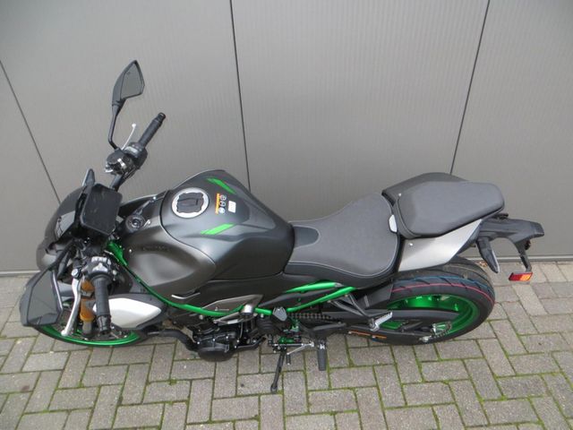 kawasaki - z900-se