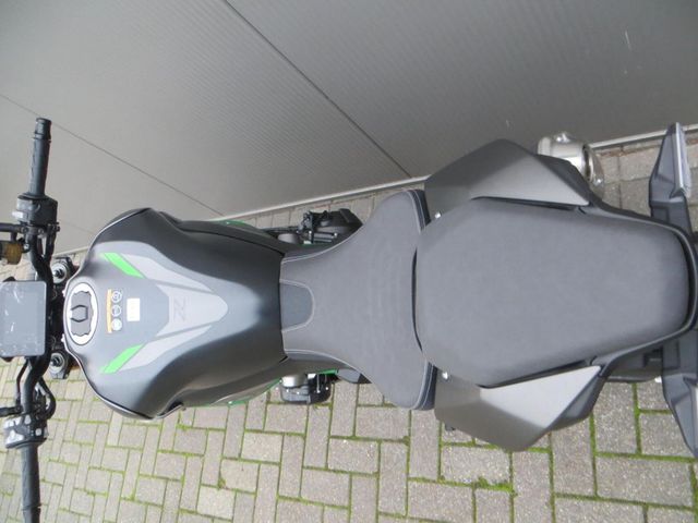 kawasaki - z900-se