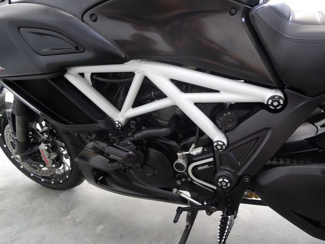 ducati - diavel-carbon