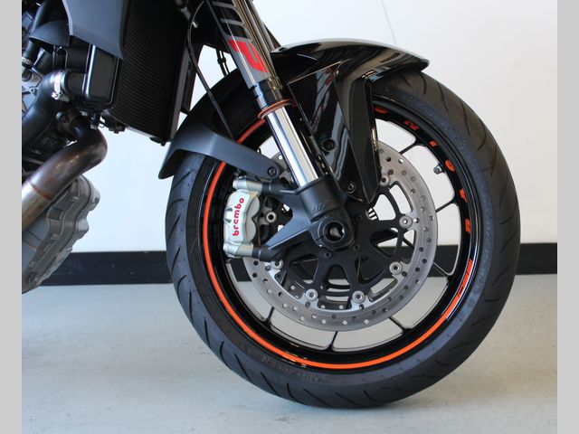 ktm - 1290-super-duke-r