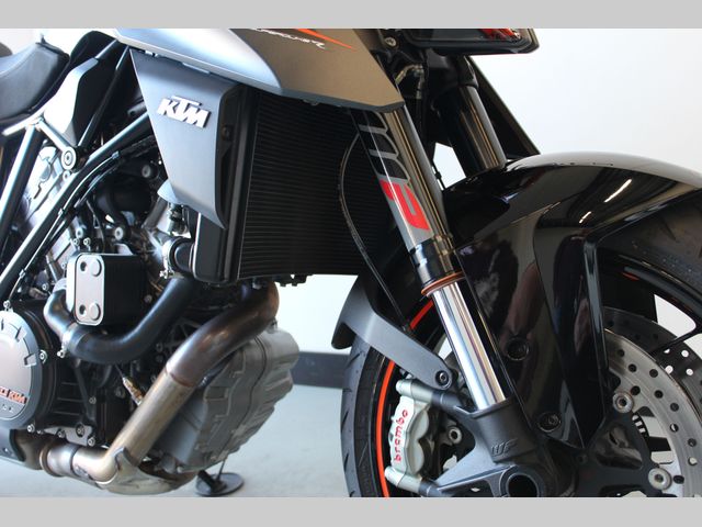 ktm - 1290-super-duke-r