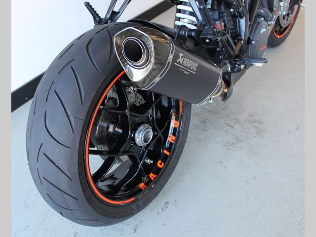 ktm - 1290-super-duke-r