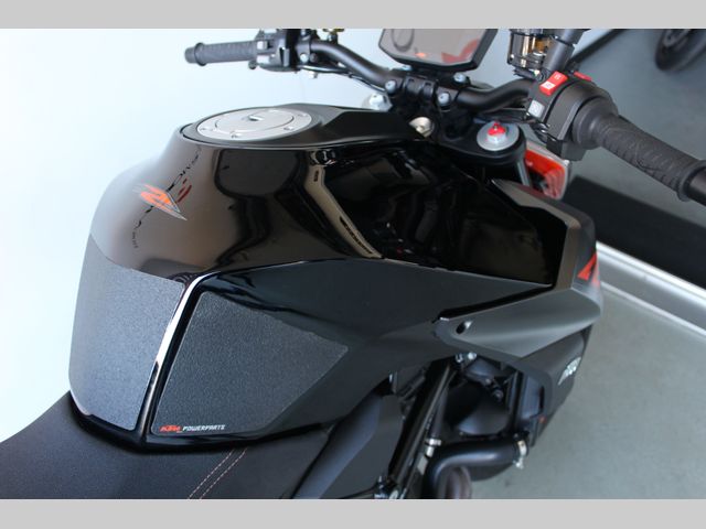 ktm - 1290-super-duke-r