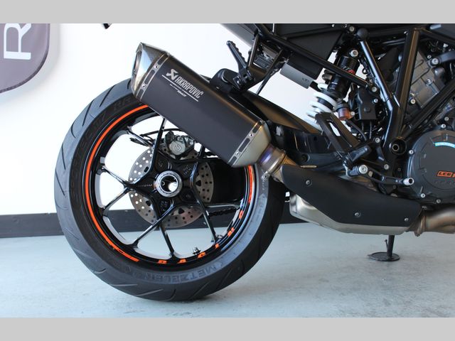 ktm - 1290-super-duke-r