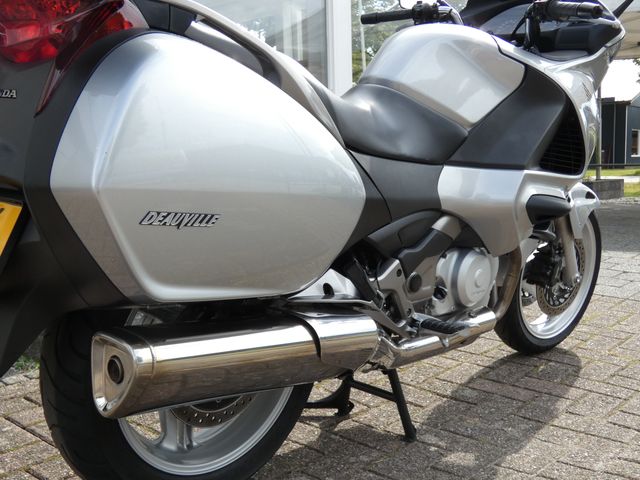 honda - nt-700-v-deauville