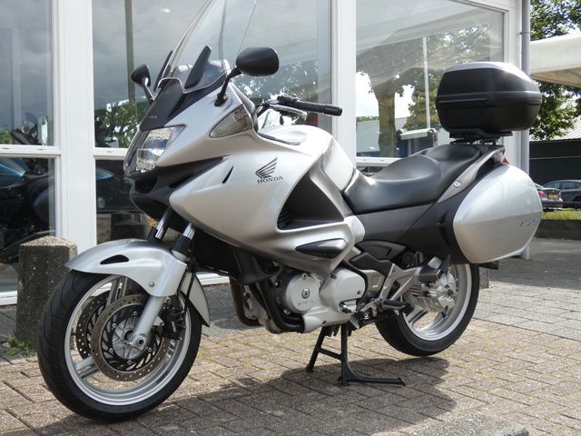 honda - nt-700-v-deauville