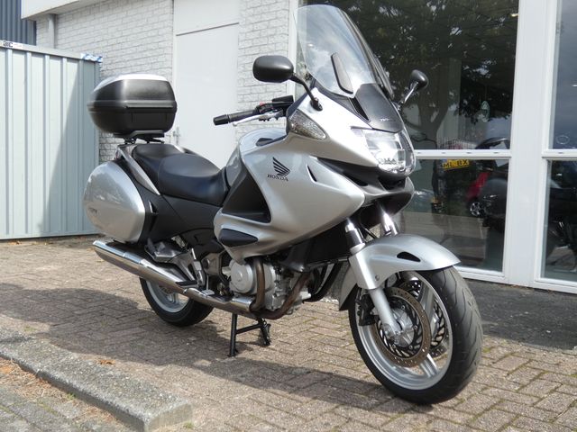 honda - nt-700-v-deauville