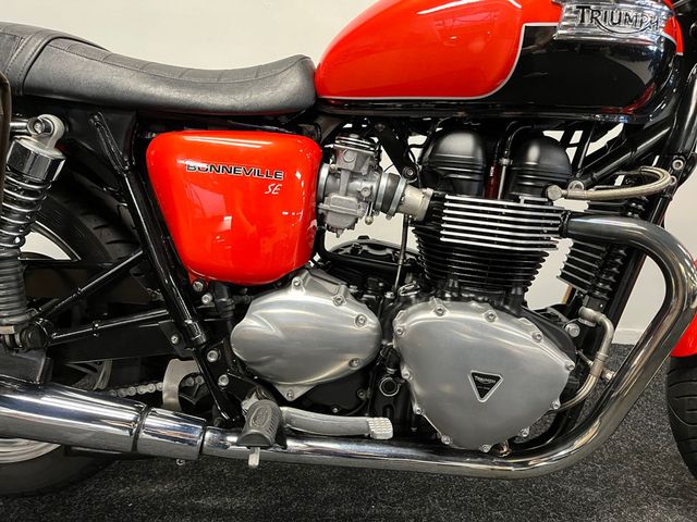 triumph - bonneville-se