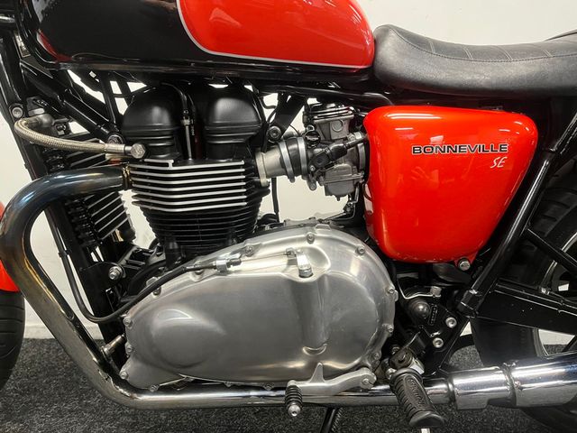 triumph - bonneville-se