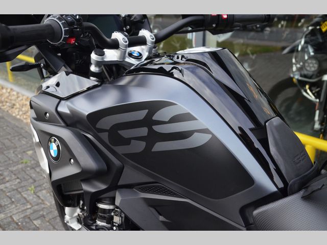 bmw - r-1250-gs-triple-black