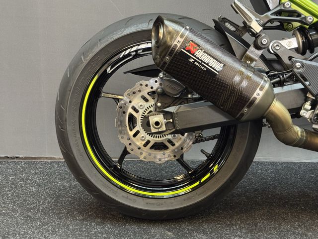 kawasaki - z900