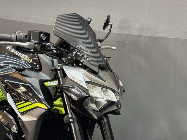 kawasaki - z900