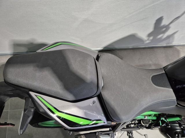kawasaki - z900-se