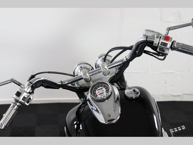 yamaha - xvs-650-dragstar