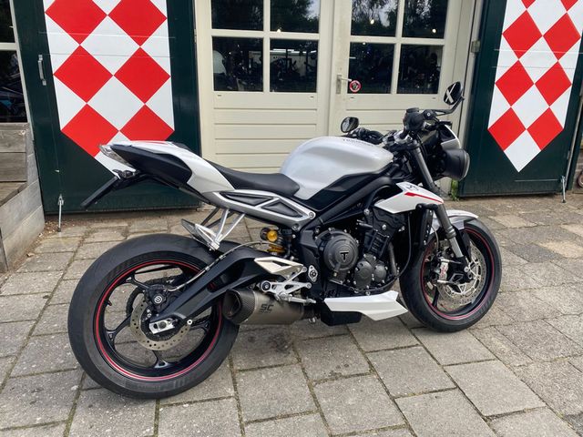 triumph - street-triple-rs