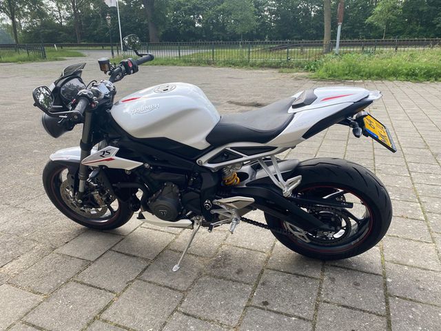 triumph - street-triple-rs
