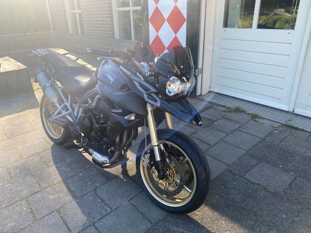 triumph - tiger-800-sport