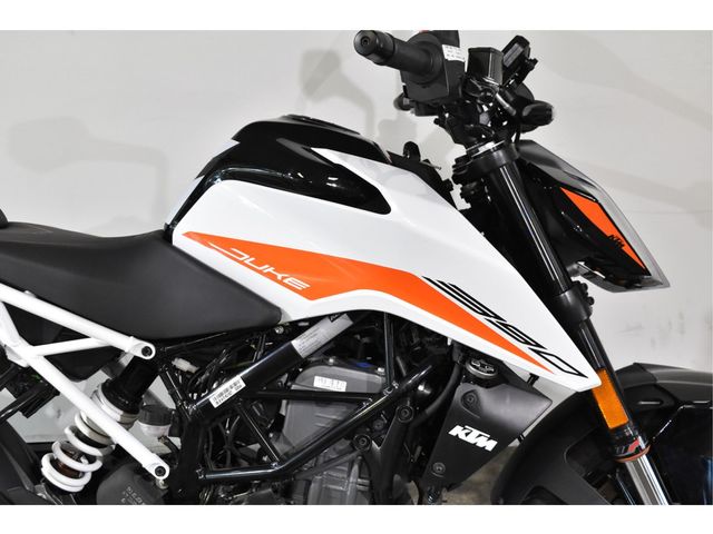 ktm - 390-duke-abs