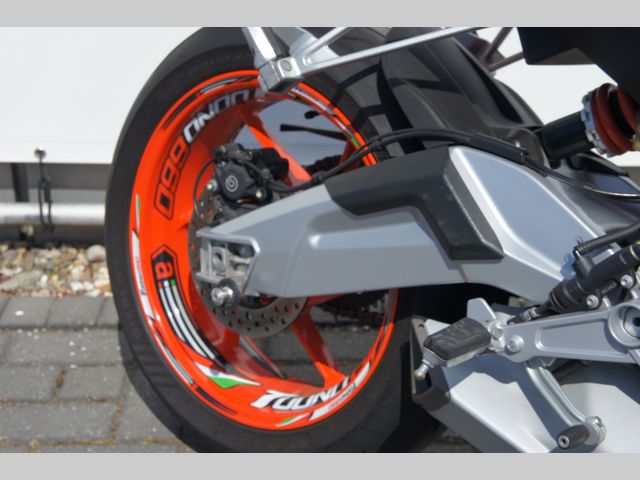 aprilia - tuono-660