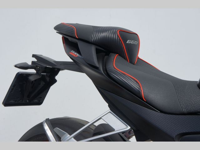 aprilia - tuono-660