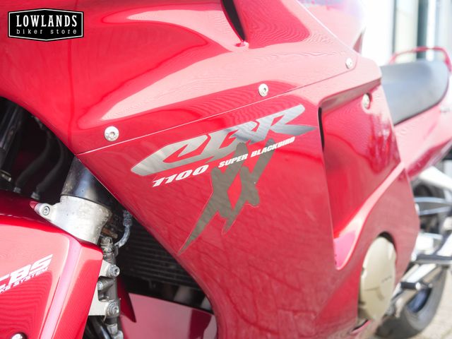 honda - cbr-1100--xx-super-blackbird