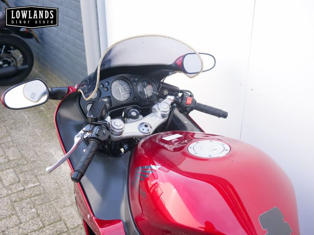 honda - cbr-1100--xx-super-blackbird