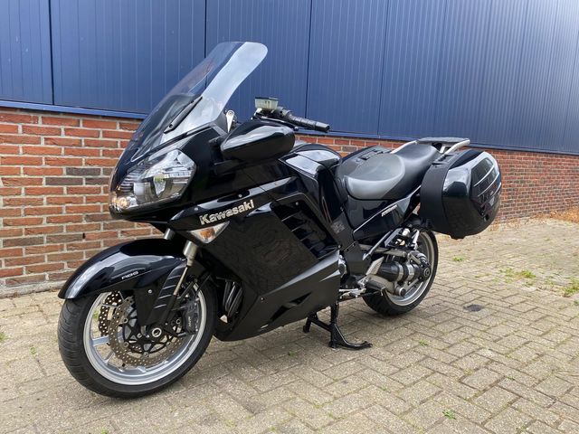 kawasaki - gtr-1400