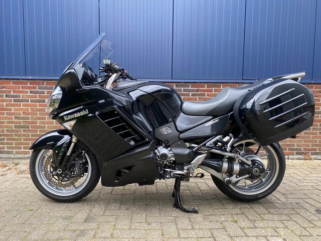 kawasaki - gtr-1400