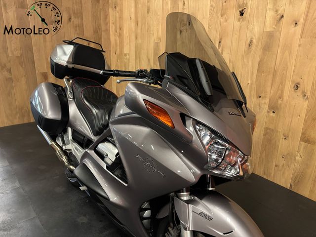 honda - st-1300-pan-european