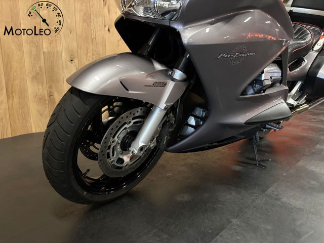 honda - st-1300-pan-european