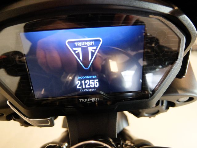 triumph - street-triple-rs