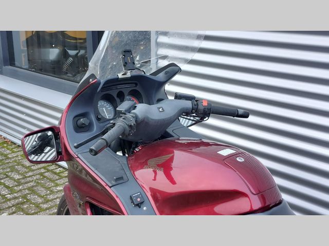 honda - st-1100-pan-european