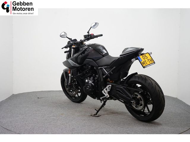 suzuki - gsx-8s
