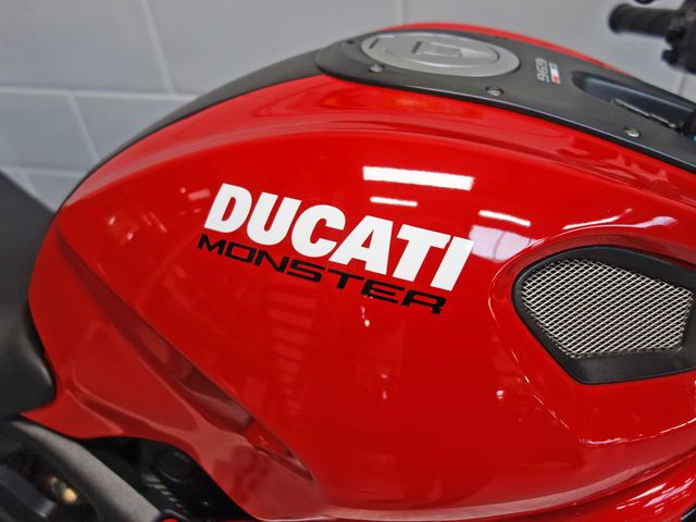ducati - monster-696