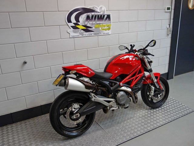 ducati - monster-696