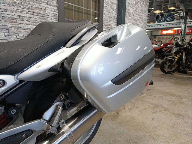 moto-guzzi - breva-1200