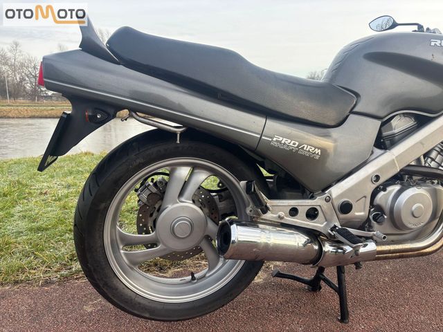 honda - ntv-650-revere