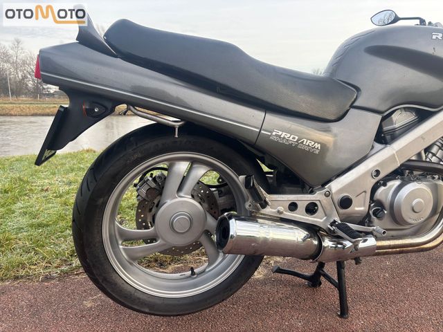 honda - ntv-650-revere