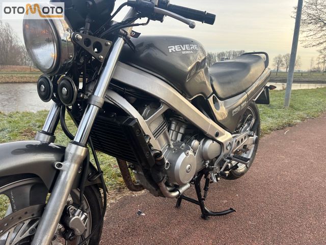 honda - ntv-650-revere