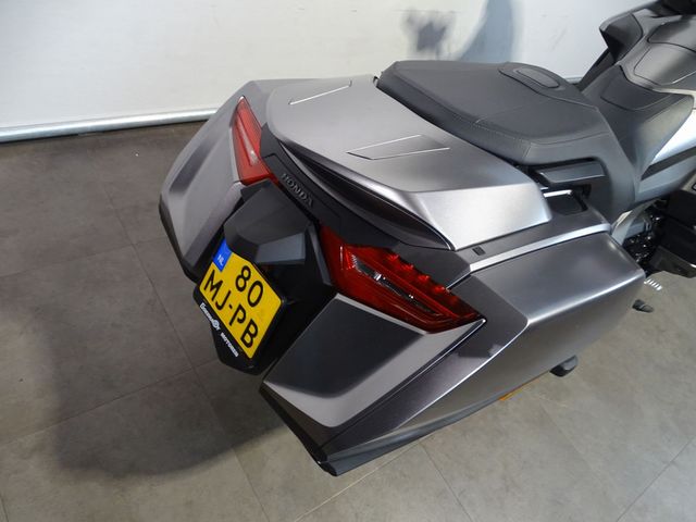 honda - gl-1800-goldwing-bagger