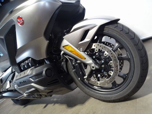 honda - gl-1800-goldwing-bagger