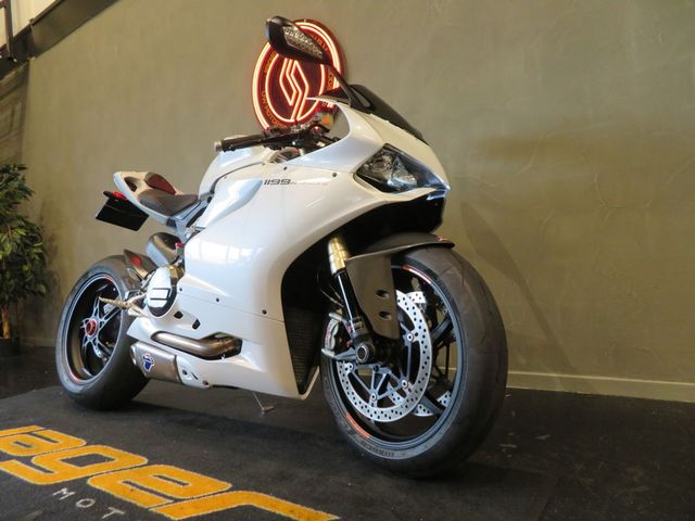 ducati - 1199-panigale