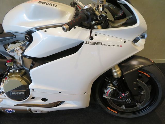 ducati - 1199-panigale