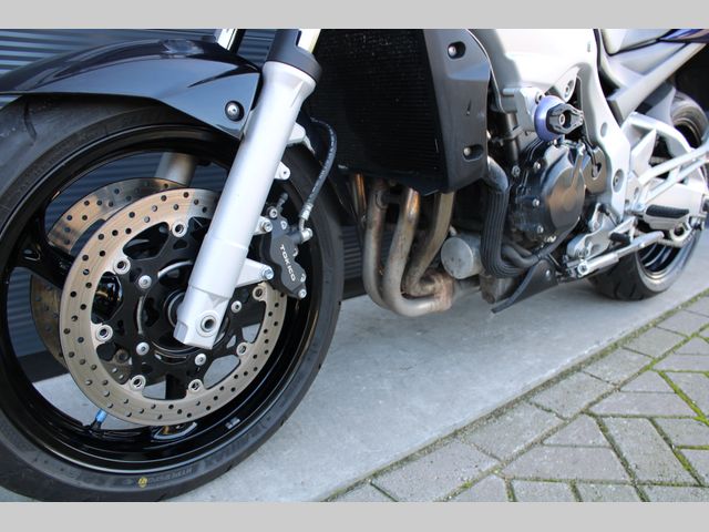 suzuki - gsr-600