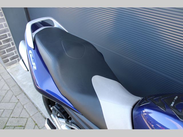 suzuki - gsr-600