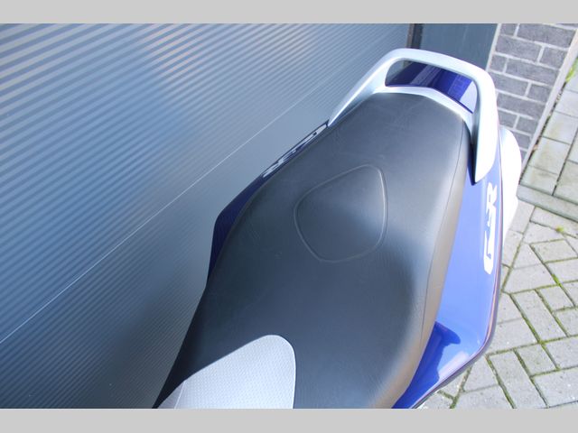 suzuki - gsr-600