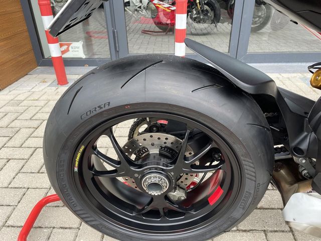 ducati - streetfighter-v4s