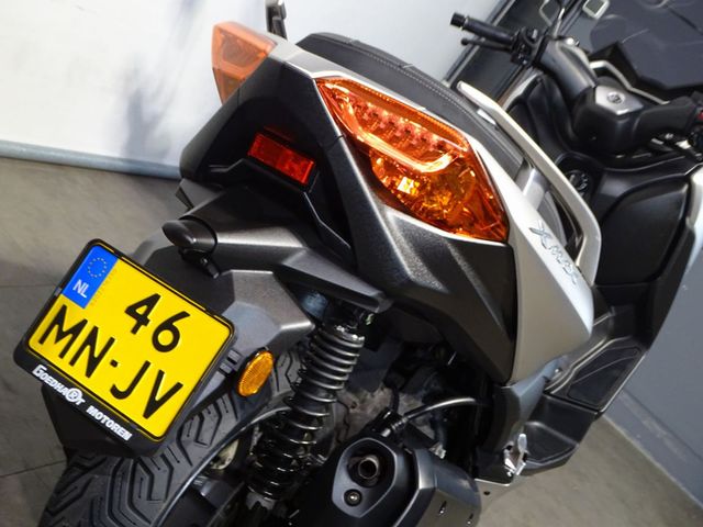yamaha - x-max-300-abs