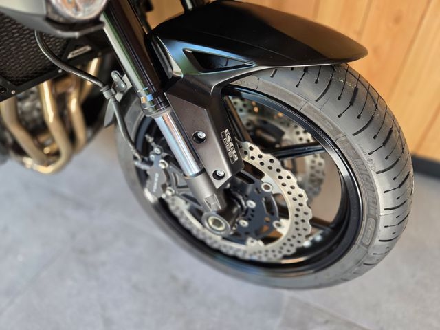kawasaki - versys-1000-grand-tourer