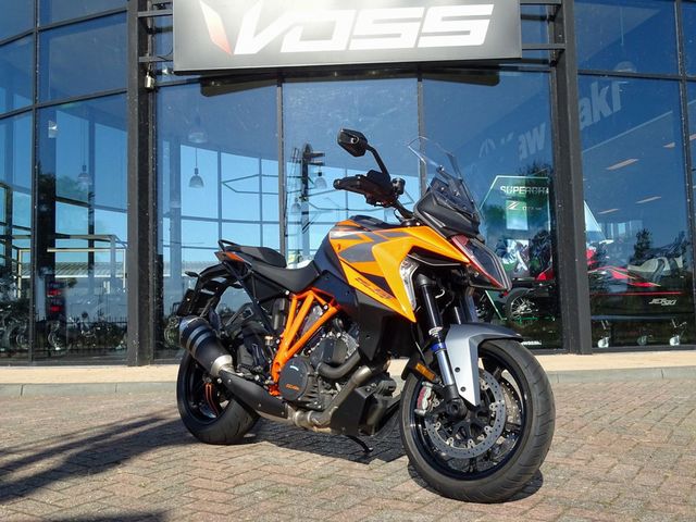 ktm - 1290-super-duke-gt